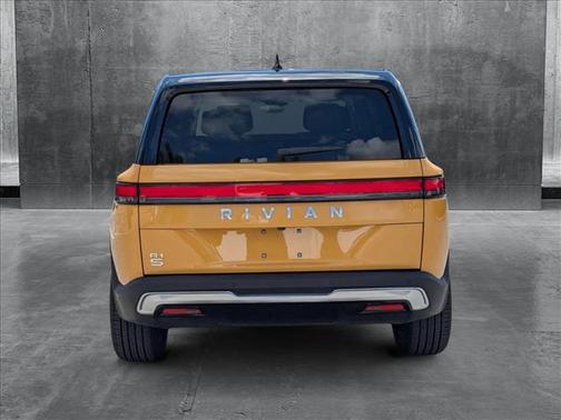 2023 Rivian R1S Adventure