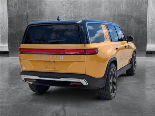 2023 Rivian R1S Adventure