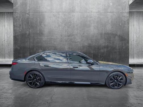 2023 BMW 760 i xDrive
