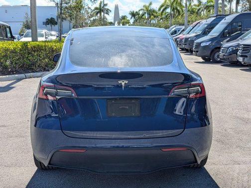 2021 Tesla Model Y Standard Range Rear-Wheel Drive