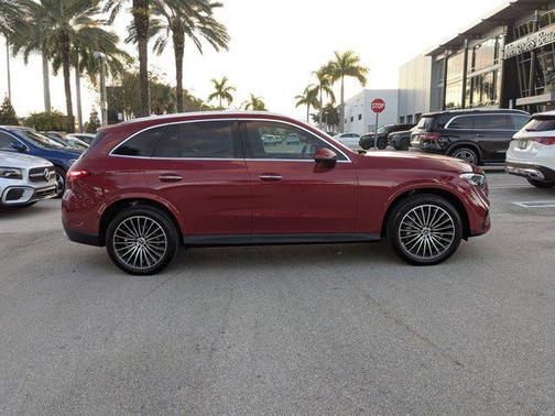 2025 Mercedes-Benz GLC 300 Base