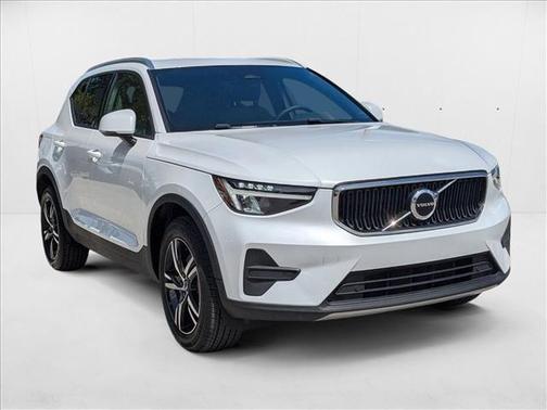 2023 Volvo XC40 B4 Core