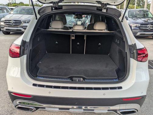 Polar White 2025 Mercedes-Benz GLC 350e Base