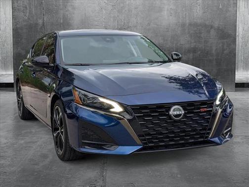 2023 Nissan Altima SR FWD