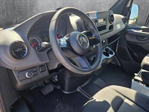 2025 Mercedes-Benz Sprinter 2500 Standard Roof