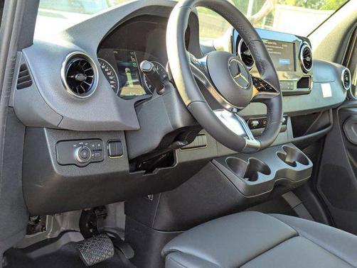 2025 Mercedes-Benz Sprinter 2500 Standard Roof
