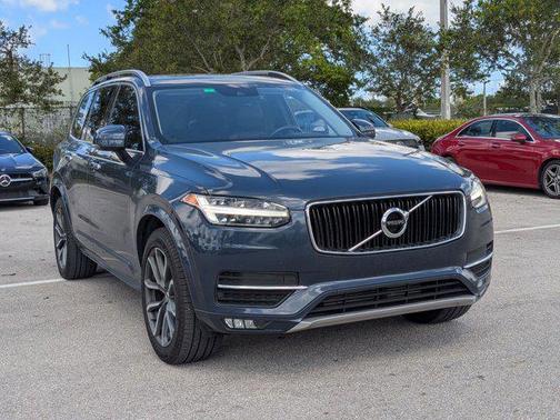 2019 Volvo XC90 T5 Momentum
