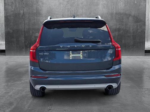 2019 Volvo XC90 T5 Momentum