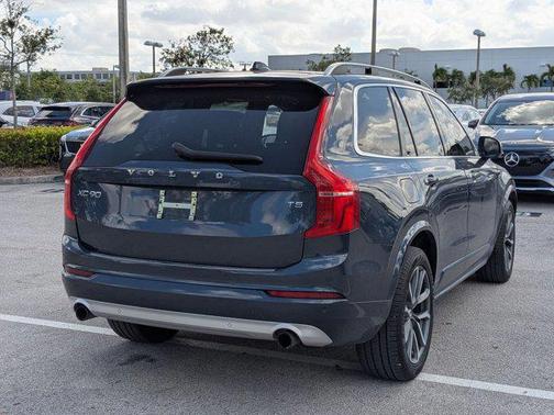 2019 Volvo XC90 T5 Momentum