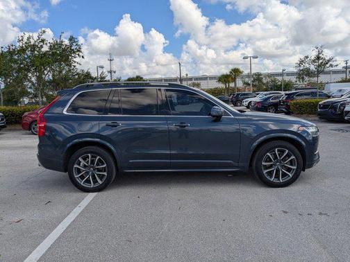 2019 Volvo XC90 T5 Momentum