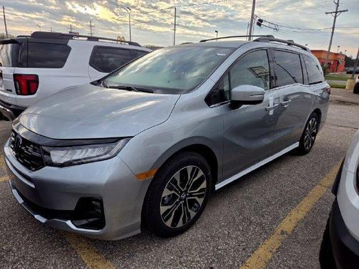 Solar Silver Metallic 2027 Honda Odyssey Elite