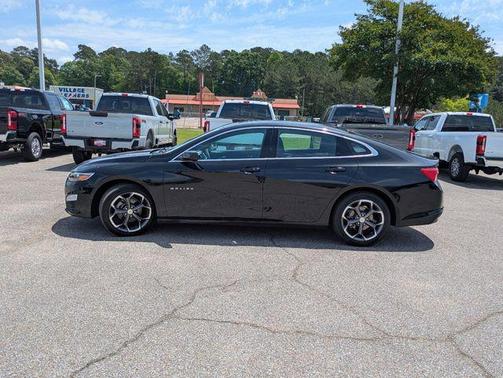 Mosaic Black Metallic 2023 Chevrolet Malibu FWD 1LT