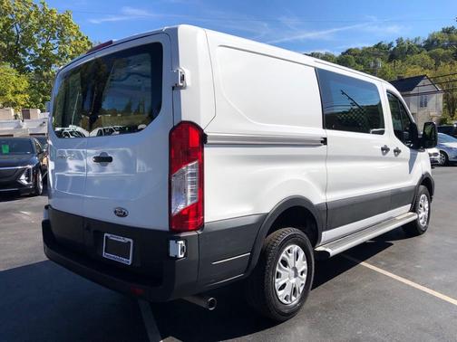 2023 Ford Transit-250 T-250