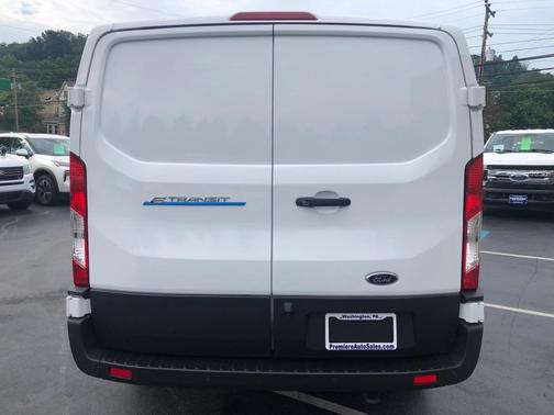 2025 Ford E-Transit Base