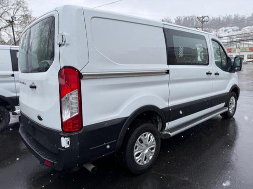 2024 Ford Transit-250 T-250