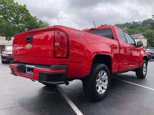 Red 2018 Chevrolet Colorado LT