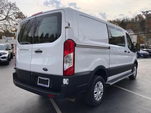 2023 Ford Transit-250 T-250