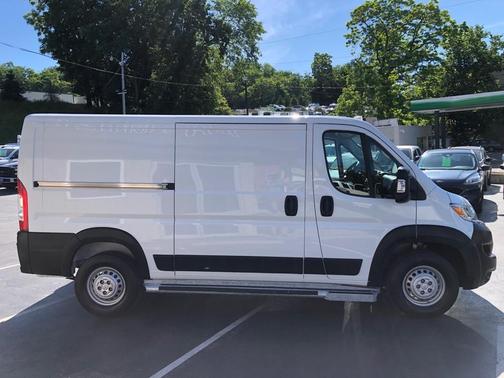 White 2025 RAM ProMaster 2500 Base