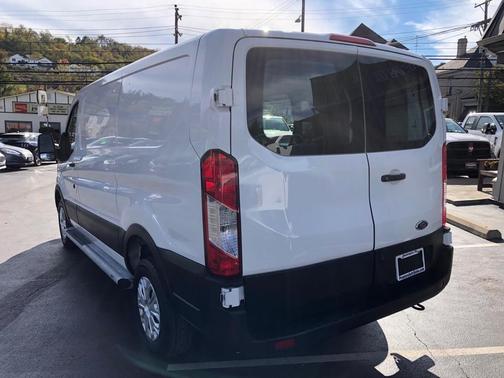 2023 Ford Transit-250 T-250