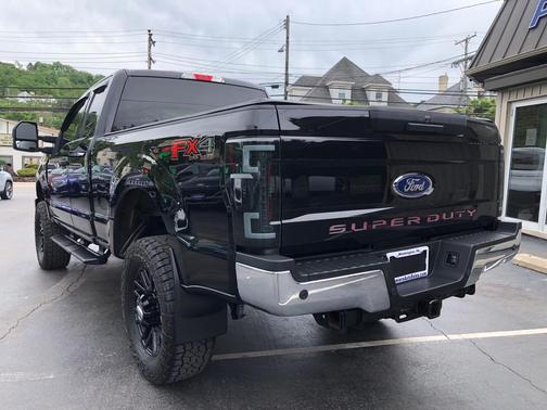 Black 2018 Ford F-250 Super Duty