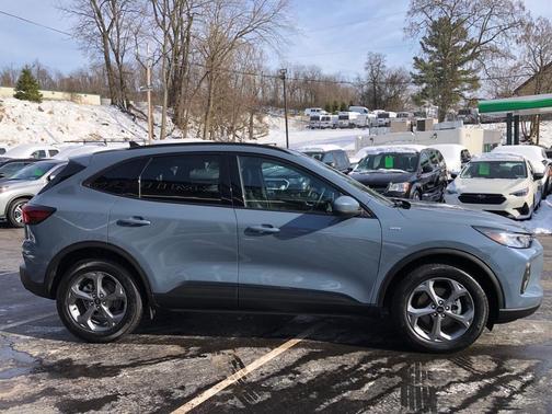 2025 Ford Escape ST-Line Select