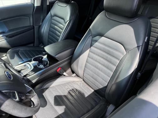 Silver 2016 Ford Edge SEL