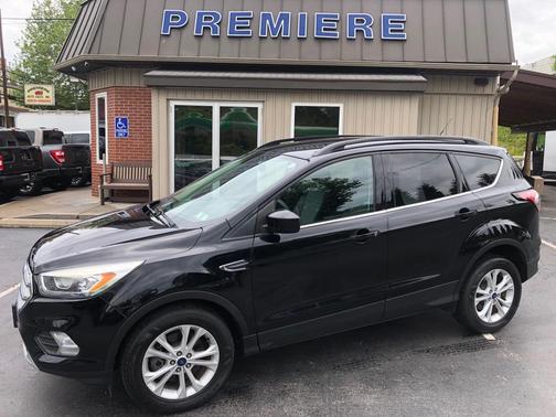 Black 2017 Ford Escape SE