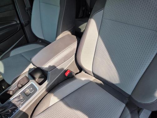 Black 2017 Ford Escape SE