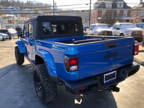 2021 Jeep Gladiator Sport