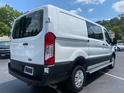 2023 Ford Transit-250 T-250
