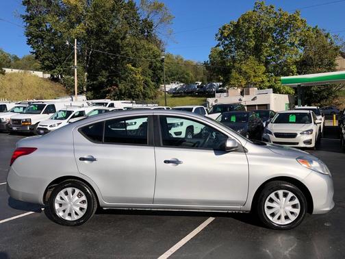 2012 Nissan Versa 1.6 SV