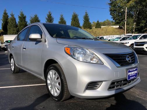 2012 Nissan Versa 1.6 SV