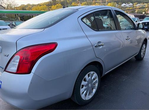 2012 Nissan Versa 1.6 SV