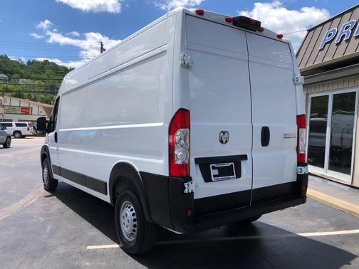 White 2025 RAM ProMaster 2500 High Roof