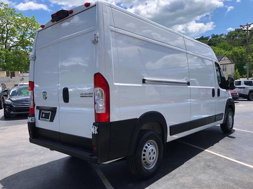 White 2025 RAM ProMaster 2500 High Roof
