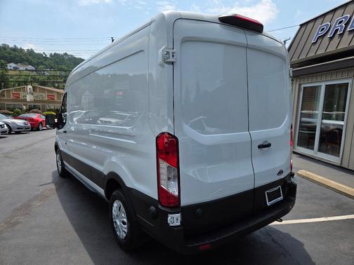 2019 Ford Transit-250 148 WB Medium Roof Cargo