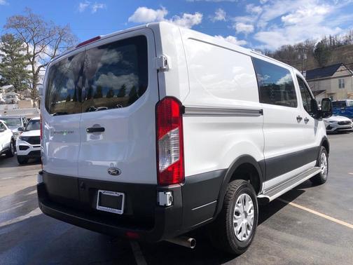 2024 Ford Transit-250 T-250