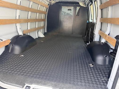 2023 GMC Savana 2500 Work Van
