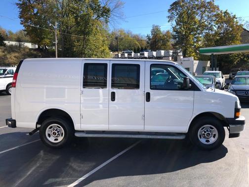 2023 GMC Savana 2500 Work Van