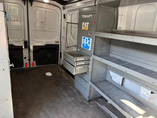 2018 Ford Transit-250 148 WB Medium Roof Cargo
