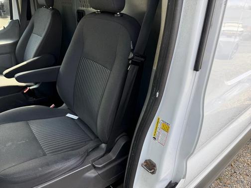 2018 Ford Transit-250 148 WB Medium Roof Cargo