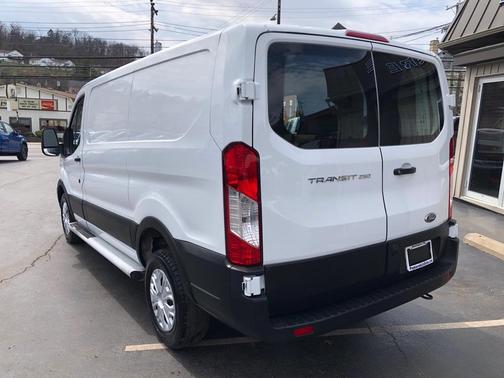 2024 Ford Transit-250 T-250