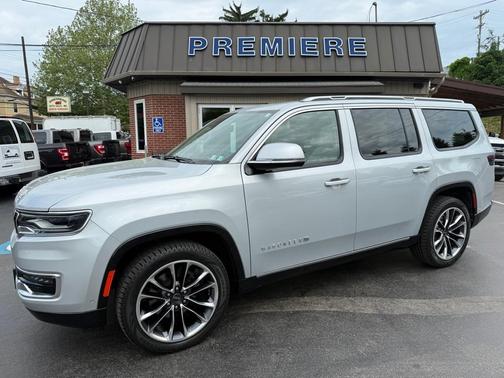Silver 2022 Jeep Wagoneer Series III