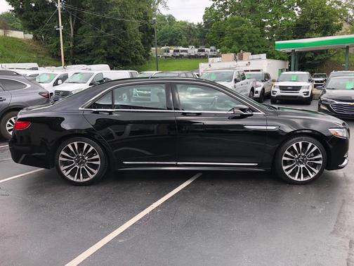 2018 Lincoln Continental Select