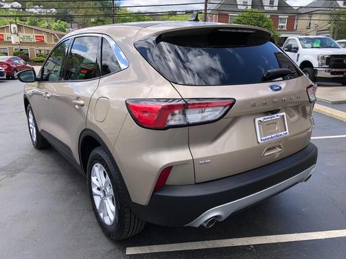 2020 Ford Escape SE