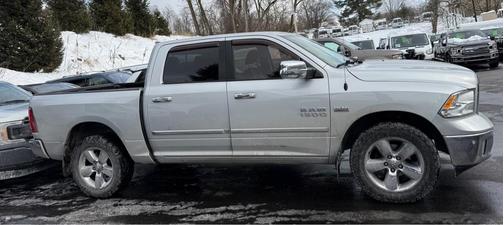 2015 RAM 1500 SLT