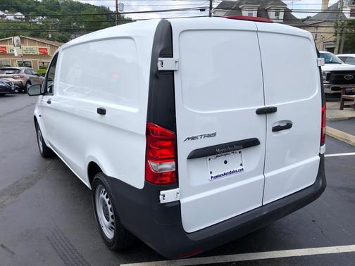 2016 Mercedes-Benz Metris Base