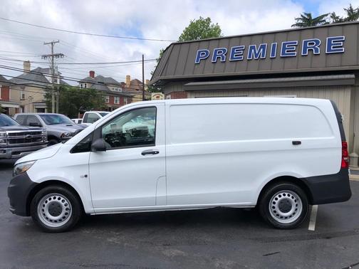 2016 Mercedes-Benz Metris Base
