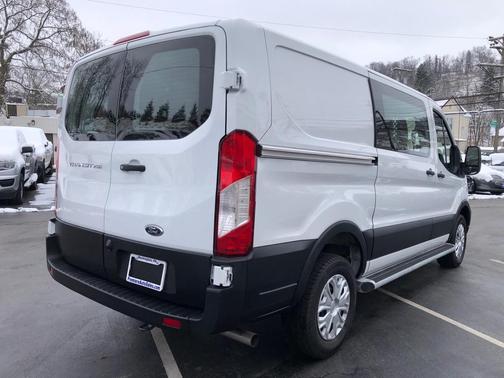 2024 Ford Transit-250 T-250