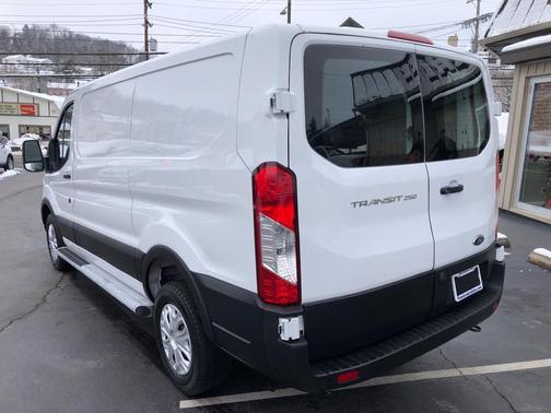 2024 Ford Transit-250 T-250